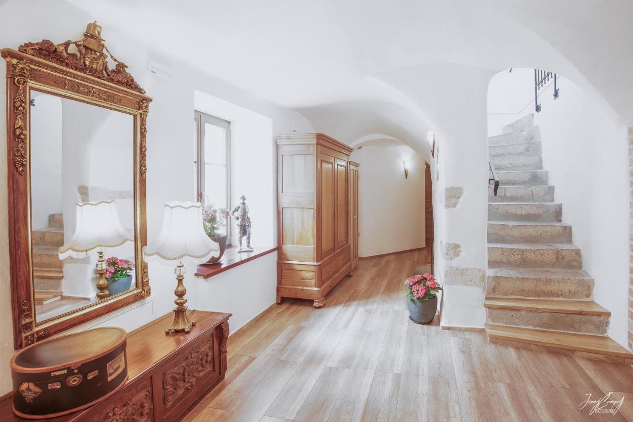 Hisa Linhart, & Restaurant Hotel Radovljica