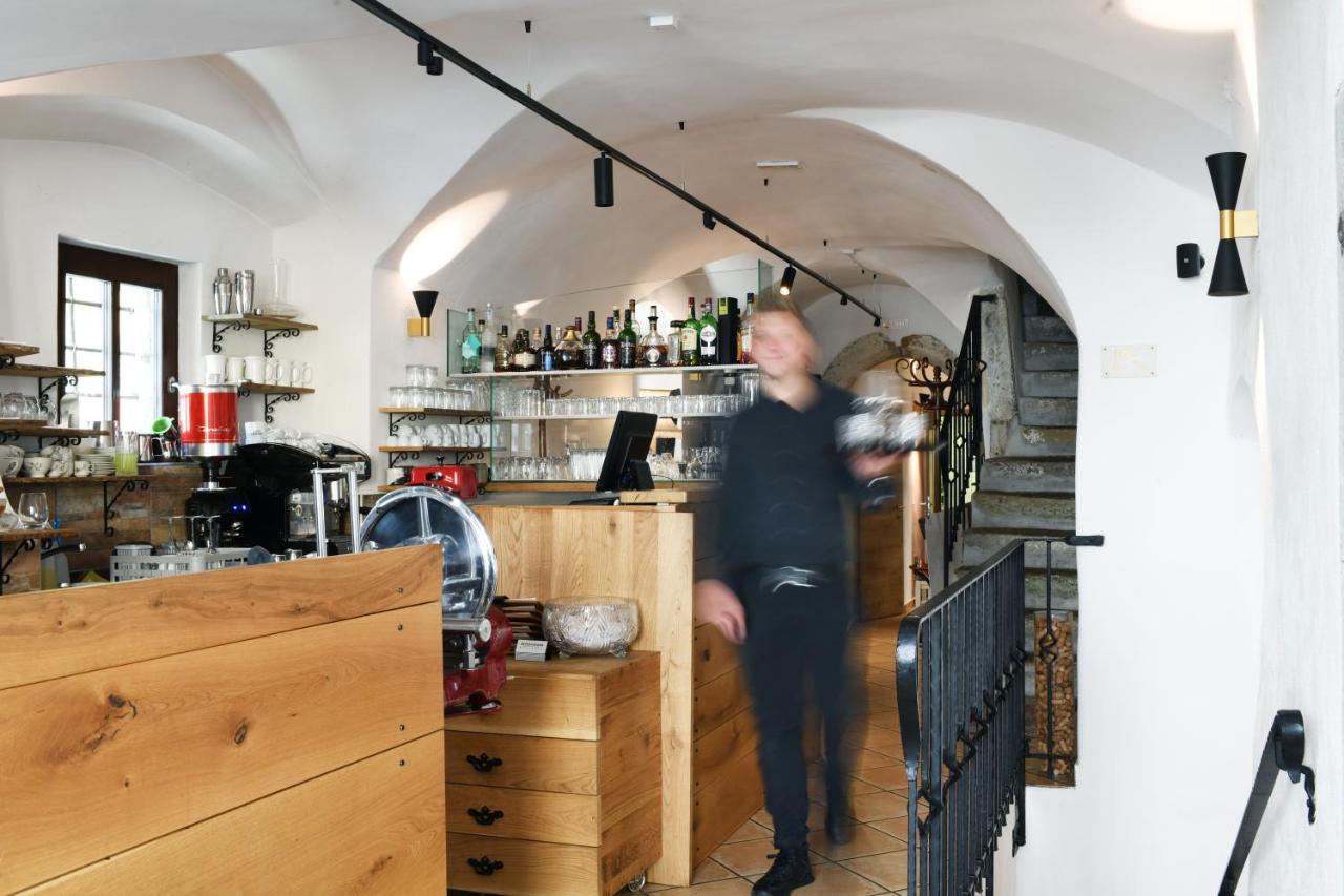Hisa Linhart, & Restaurant Hotel